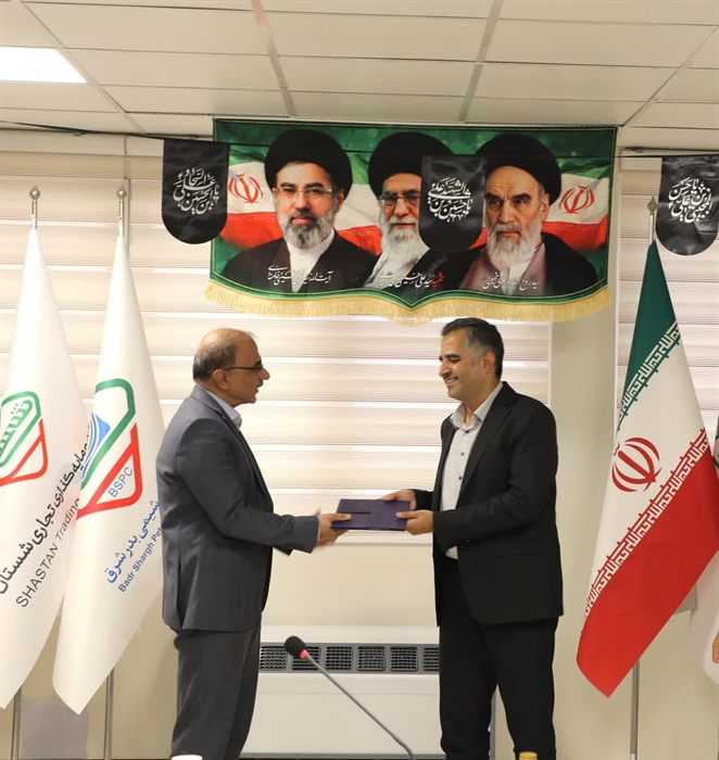 تجلیل از مدیر اجرایی شرکت مجتمع پتروشیمی بدر شرق